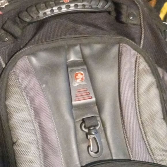 Really Nice SwissGear backpack - Picture 2 of 4